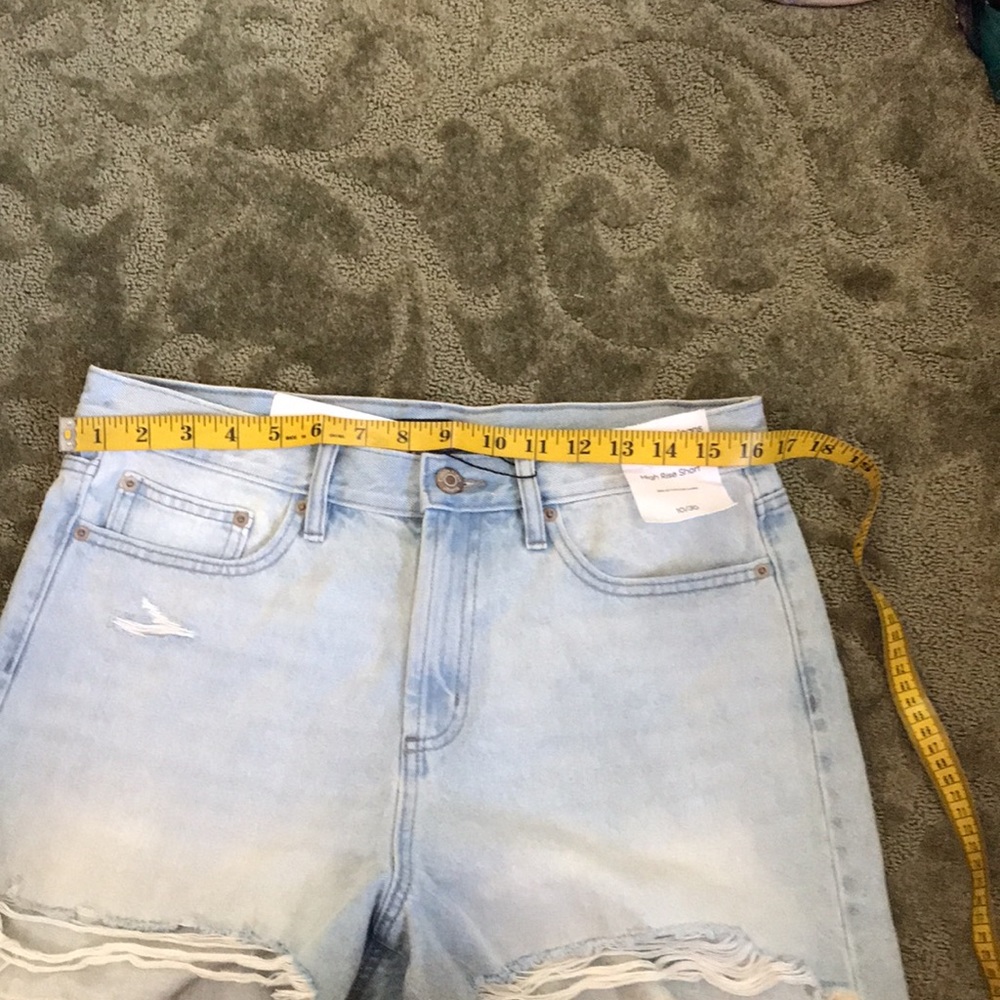 Shorts - Picture 5 of 8